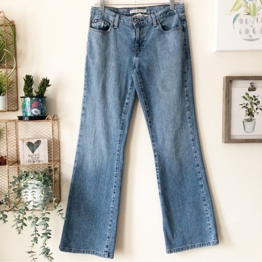 Tommy Hilfiger Y2K Low Rise Flare Jeans - Blue Medium Wash Size 4 / Inseam 31”